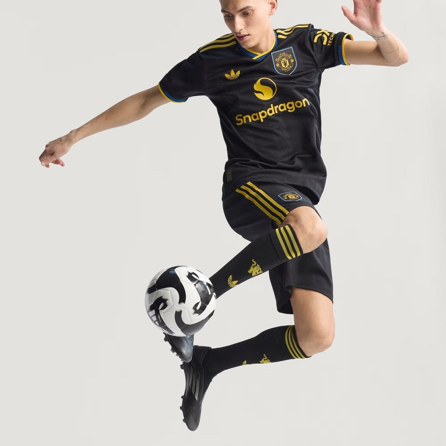 Camisa Adidas Manchester United 2025/26 III - foto 6
